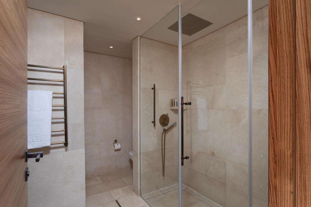 Orient By Isrotel Exclusive 耶路撒冷 外观 照片 A shower with a rain shower head
