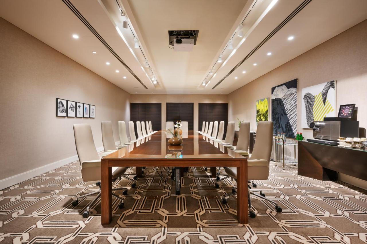 Orient By Isrotel Exclusive 耶路撒冷 外观 照片 Boardroom at the Four Seasons Hotel, London