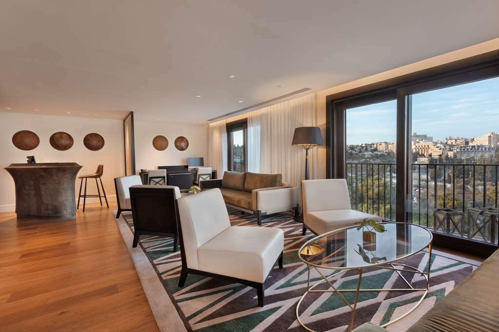 Orient By Isrotel Exclusive 耶路撒冷 餐厅 照片 A suite at the hotel